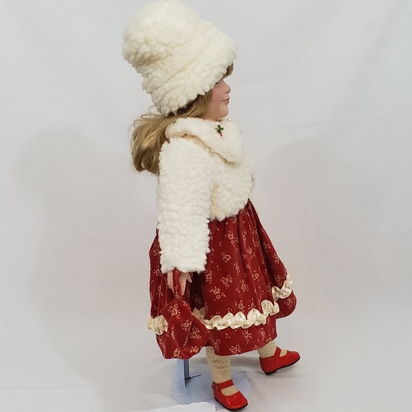 Yoko Designs 18" Porcelain Girl In Winter Dress - Picture 5 of 8